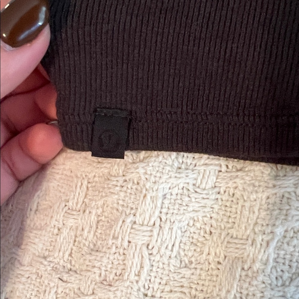 Lululemon Ribbed slightly cropped tee - Picture 3 of 4
